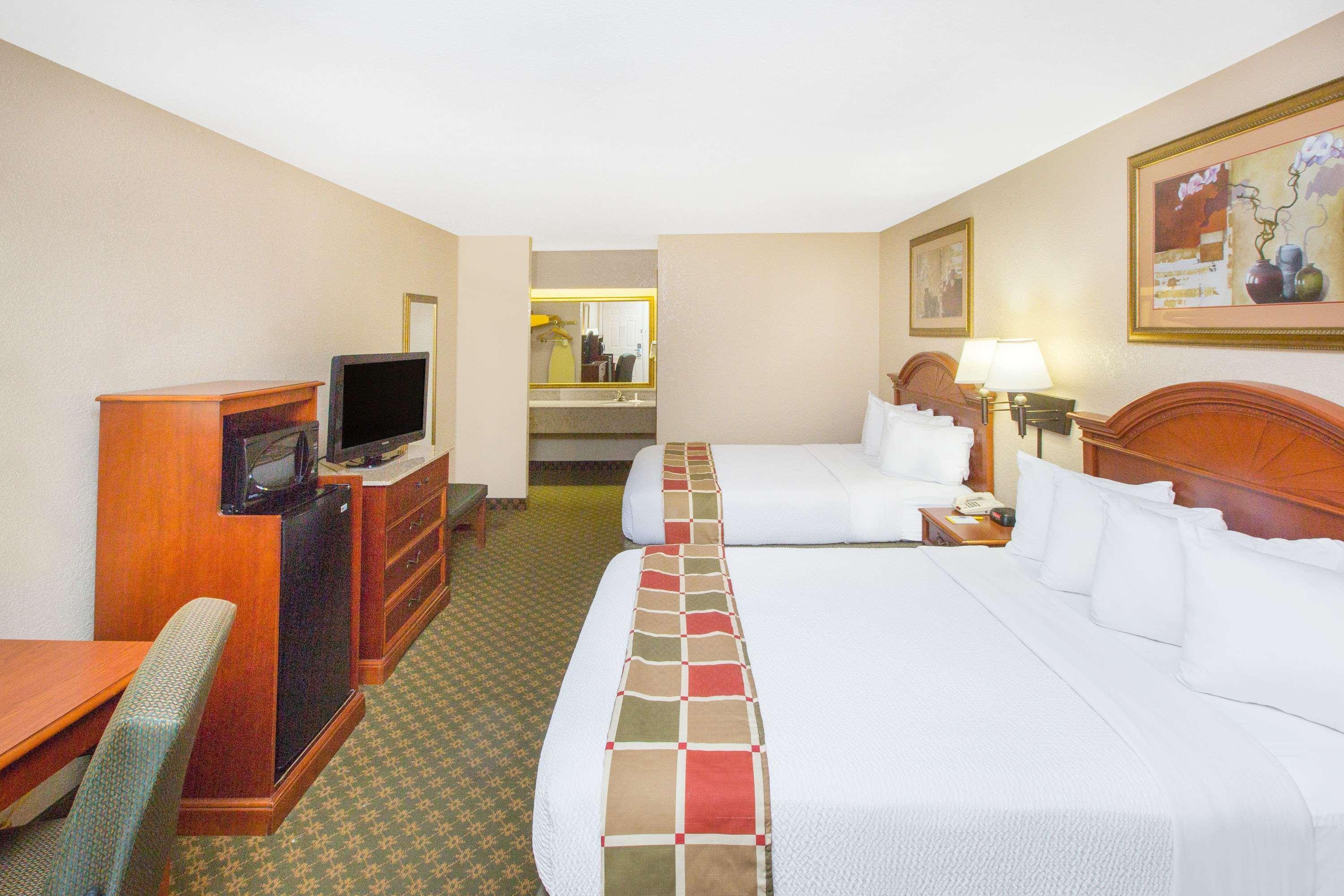 Days Inn By Wyndham Lonoke Bagian luar foto